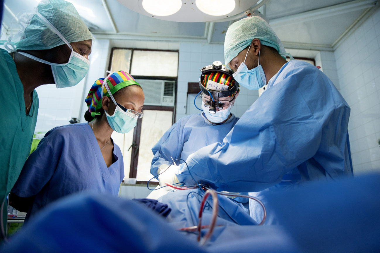 plastikkirurg malin hakelius vid operation