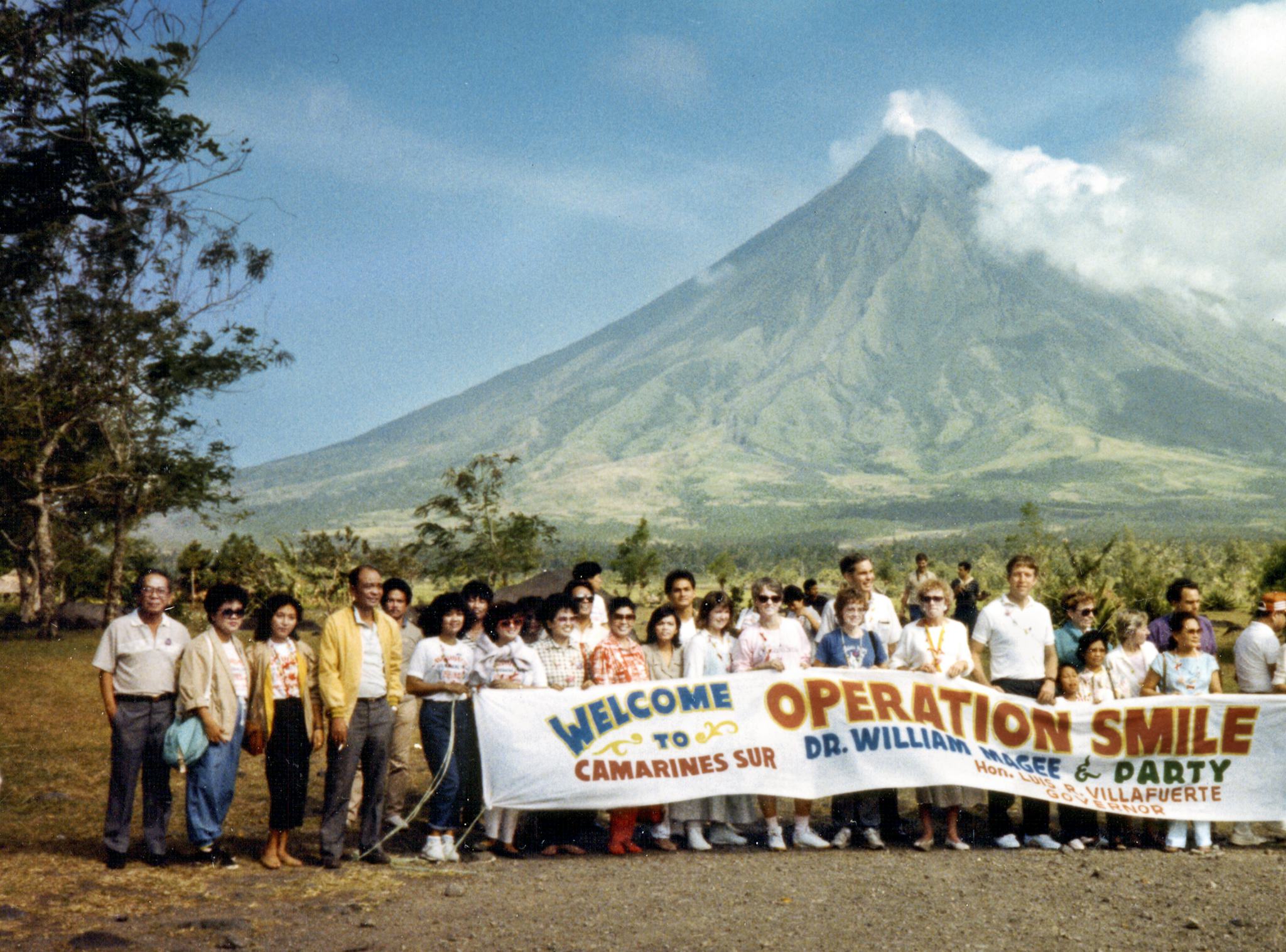 historisk bild från operation smiles första uppdrag i filippinerna